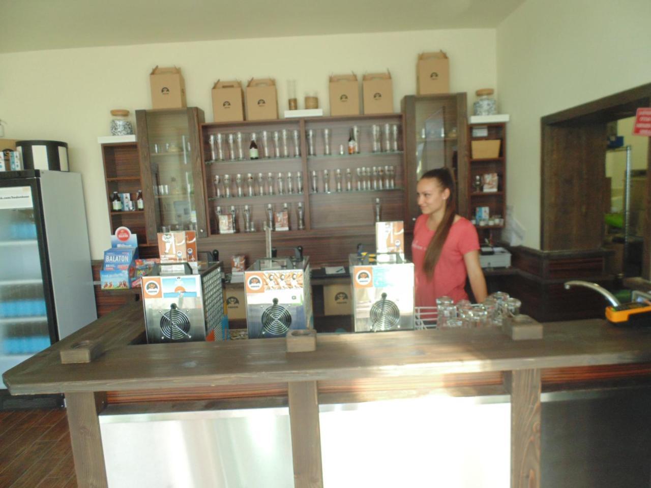 Almos Apartman Siofok Luaran gambar